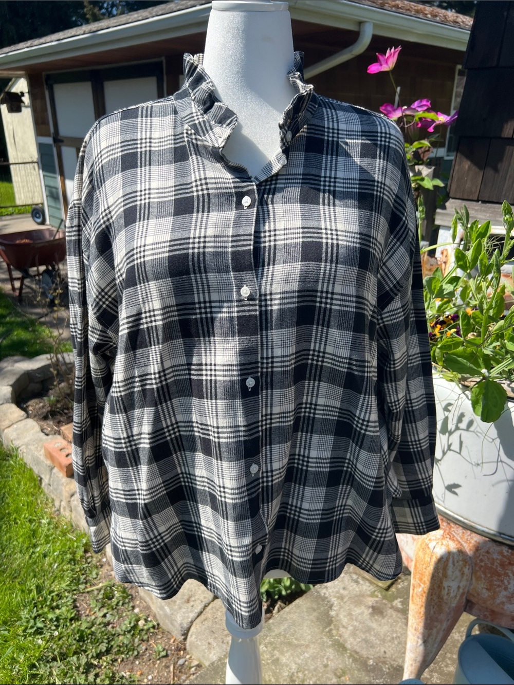 Banana Republic Black & White Plaid Ruffle Collar Button-Up Blouse